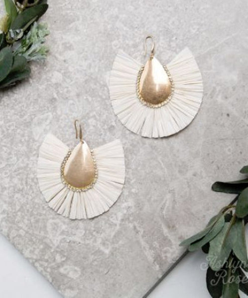 Cream Stop and Stare Earrings